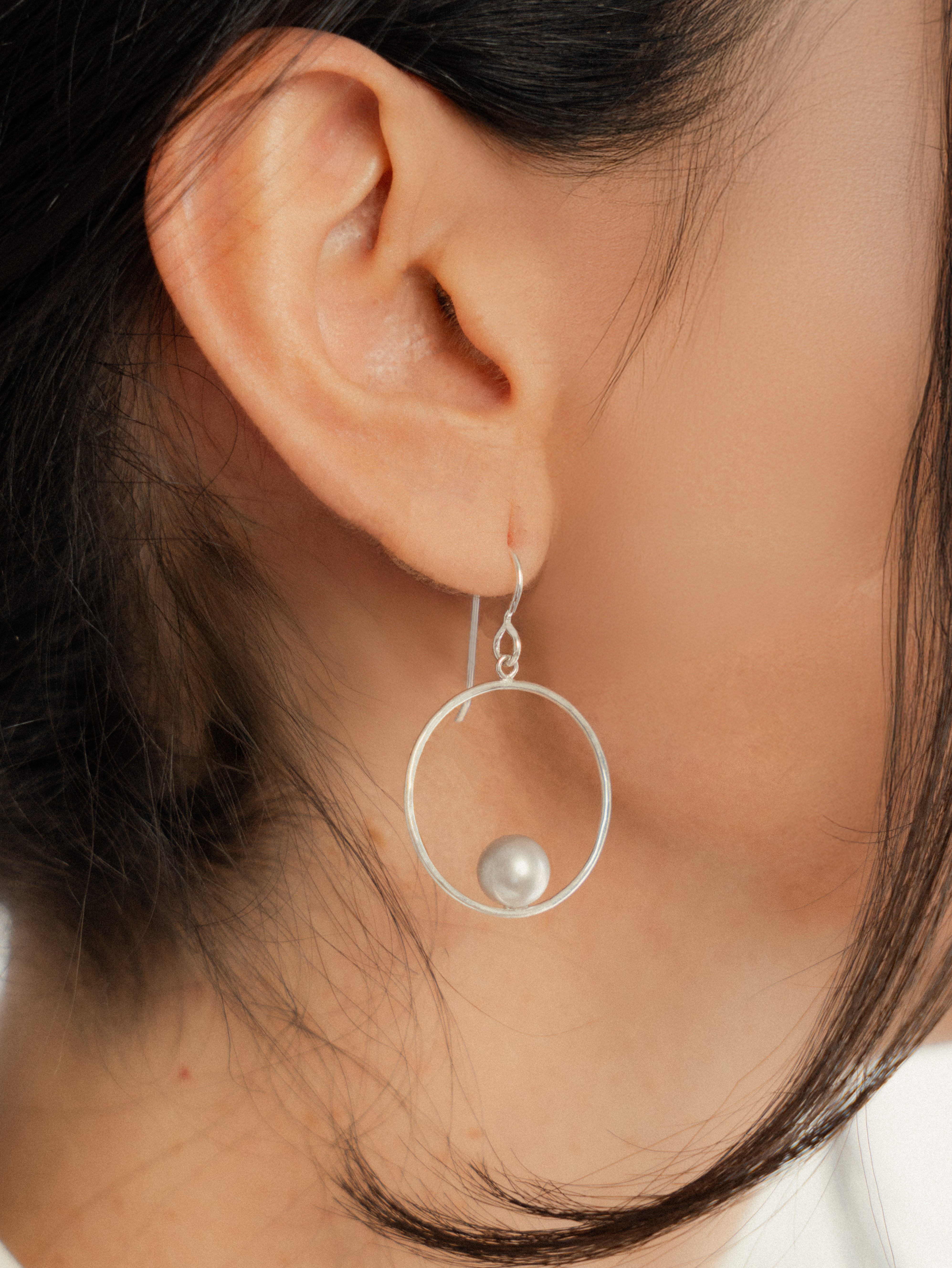 Peg Pearl Hoop Earrings